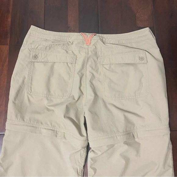 The North Face Women’s Zip On Short Pants Convertible Nylon Tan Size 10 - Picture 9 of 9
